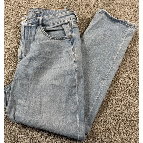 American Eagle Mom Jean Light Wash Denim Casual Womens 12 - Picture 1 of 9